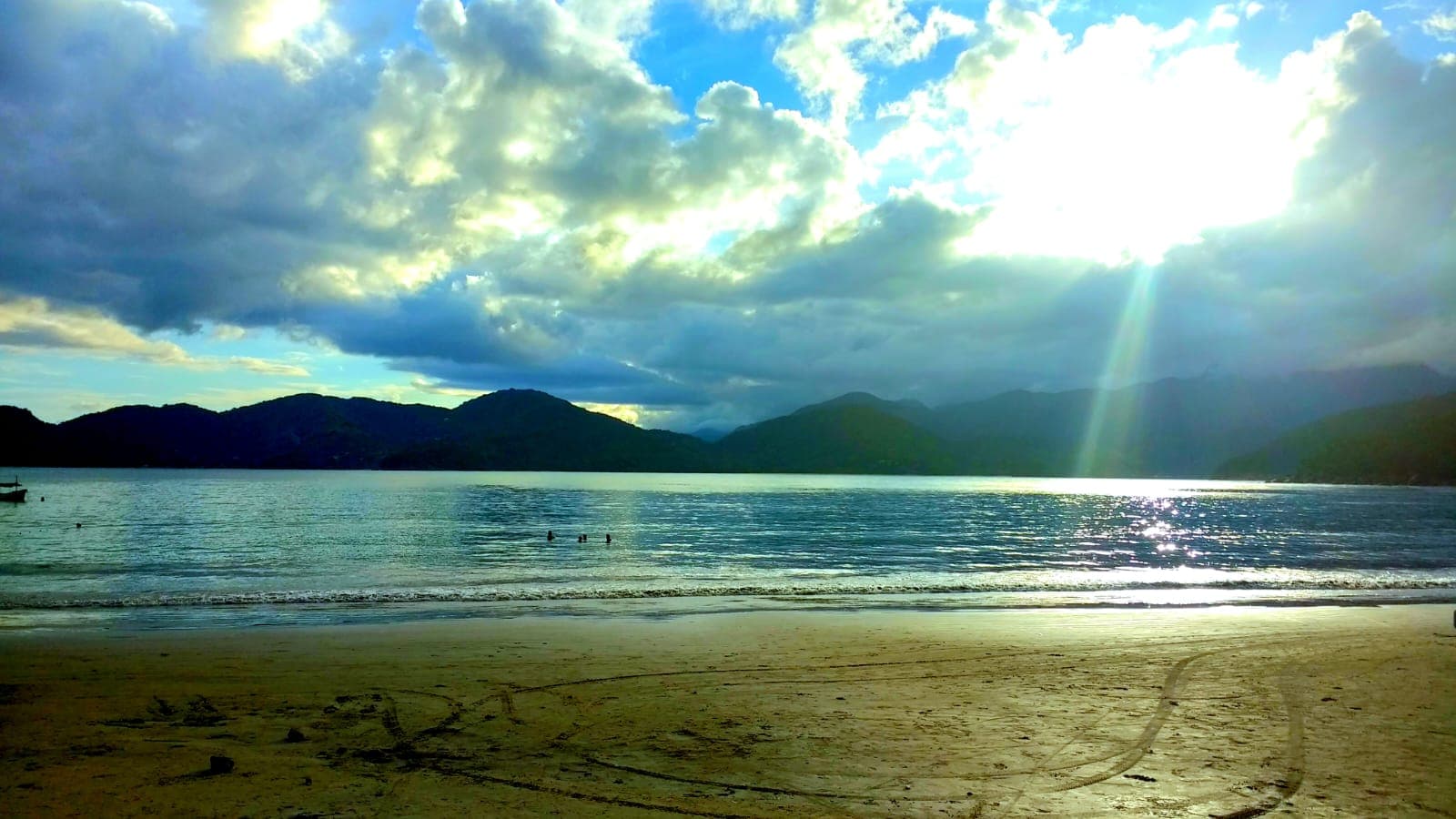 Praia do Lázaro, em Ubatuba